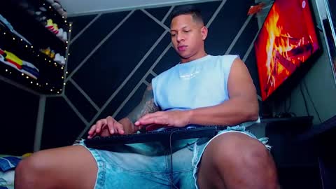 Snapshot of drake_jhonson08 chatting on 12/14/24, 04:56 Drake online show from 12/14/24, 04:56