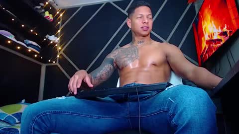 Snapshot of drake_jhonson08 chatting on 12/16/24, 05:49 Drake online show from 12/16/24, 05:49