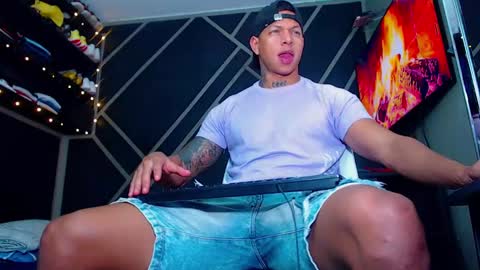 Snapshot of drake_jhonson08 chatting on 12/22/24, 05:34 Drake online show from 12/22/24, 05:34