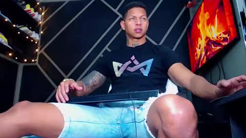 Snapshot of drake_jhonson08 chatting on 01/17/25, 04:06 Drake online show from 01/17/25, 04:06