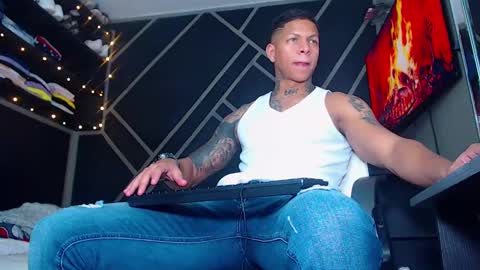 Snapshot of drake_jhonson08 chatting on 02/21/25, 03:01 Drake online show from 02/21/25, 03:01