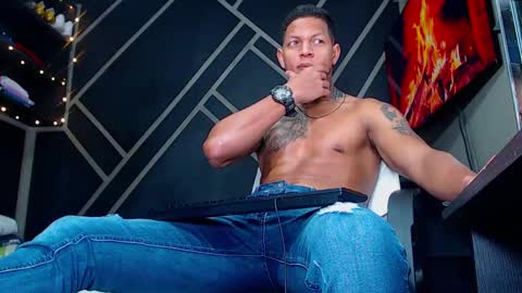 Snapshot of drake_jhonson08 chatting on 02/26/25, 02:04 Drake online show from 02/26/25, 02:04