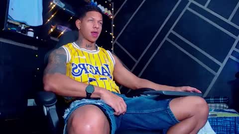 Snapshot of drake_jhonson08 chatting on 09/12/25, 02:44 Drake online show from 09/12/25, 02:44