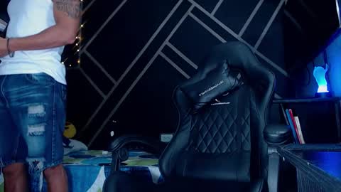 Snapshot of drake_jhonson08 chatting on 10/05/25, 04:11 Drake online show from 10/05/25, 04:11