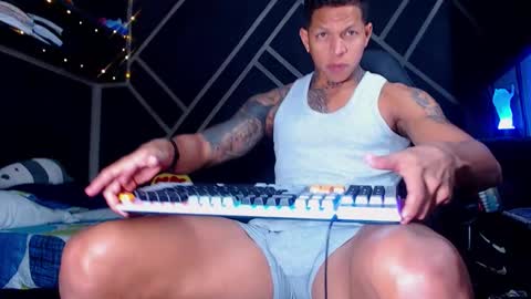 Snapshot of drake_jhonson08 chatting on 10/13/25, 03:06 Drake online show from 10/13/25, 03:06