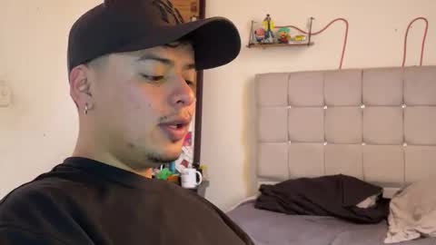 Snapshot of drakenn_ chatting on 05/19/26, 01:06 drakeeee online show from 05/19/26, 01:06