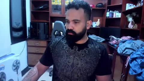 Snapshot of drako_argenti_ chatting on 12/14/24, 03:29 Drako online show from 12/14/24, 03:29