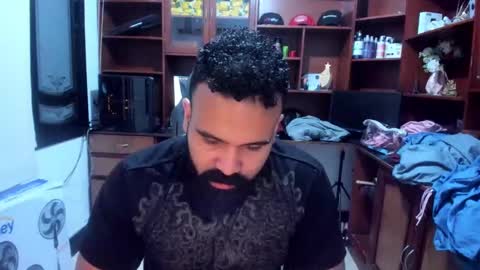 Snapshot of drako_argenti_ chatting on 12/14/24, 06:56 Drako online show from 12/14/24, 06:56