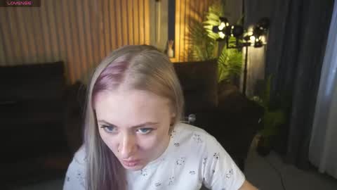 Lina online show from 04/14/26, 06:19