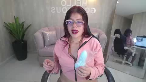 Draviana  online show from 09/19/25, 03:08