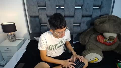 -- nicolle and jhon -- online show from 03/01/25, 02:37