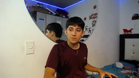 -- nicolle and jhon -- online show from 12/20/25, 04:19