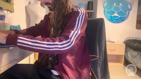 new profile Aircum99  online show from 11/11/25, 04:29