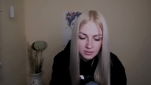 dream_dolly_ online show from 09/25/25, 01:04