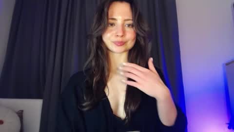 Nicole online show from 03/05/25, 06:23