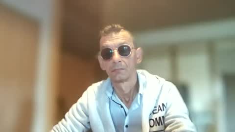 Snapshot of dreambob chatting on 06/14/26, 10:39 Dreambob online show from 06/14/26, 10:39