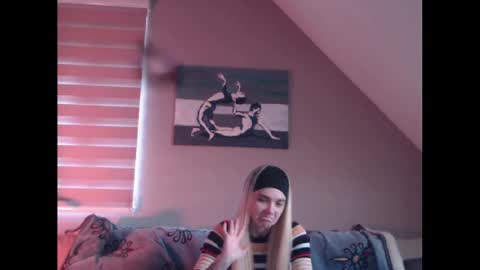 Snapshot of dreamcatcherfantasy chatting on 01/06/25, 07:52 A girl online show from 01/06/25, 07:52