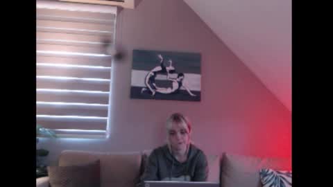 Snapshot of dreamcatcherfantasy chatting on 10/15/25, 07:30 A girl online show from 10/15/25, 07:30