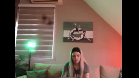 Snapshot of dreamcatcherfantasy chatting on 11/05/25, 08:03 A girl online show from 11/05/25, 08:03