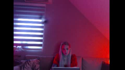 A girl online show from 12/23/25, 07:50