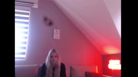 A girl online show from 04/27/26, 07:28