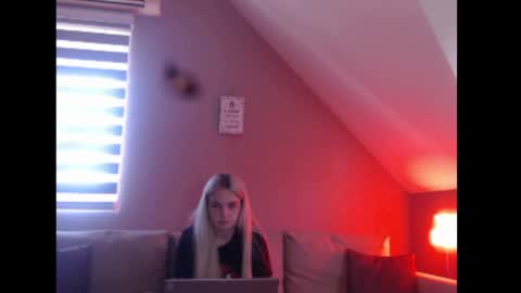 A girl online show from 05/14/26, 07:48