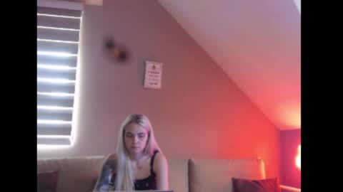 A girl online show from 06/05/26, 07:58