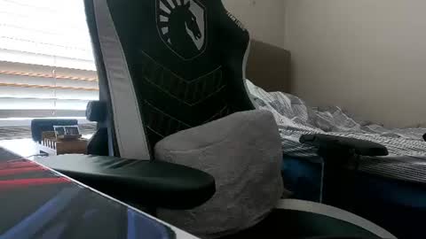 Snapshot of dreamering chatting on 06/19/26, 01:04 Dreaming on going live with a woman p online show from 06/19/26, 01:04