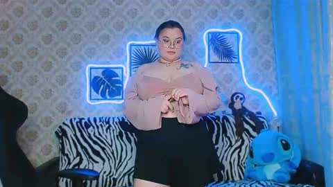 dreamforyoue2 online show from 09/15/25, 08:20