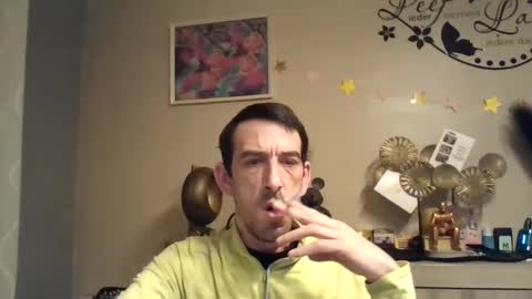 Snapshot of dreamguy38 chatting on 01/23/25, 03:26 dreamguy38 online show from 01/23/25, 03:26