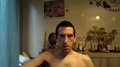 Snapshot of dreamguy38 chatting on 10/23/25, 07:40 dreamguy38 online show from 10/23/25, 07:40