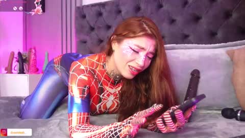 dreamleah_ online show from 12/21/25, 04:30