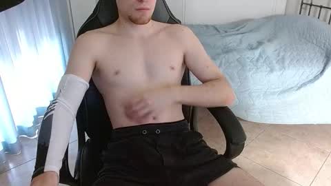 Snapshot of dreammicok chatting on 10/01/25, 01:39 DreamBoy online show from 10/01/25, 01:39