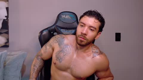 Snapshot of dreammr1 chatting on 06/11/26, 02:53 cris online show from 06/11/26, 02:53
