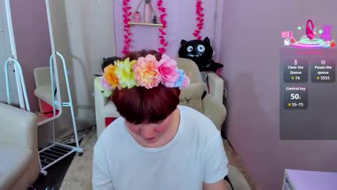 Luna online show from 10/16/25, 08:32