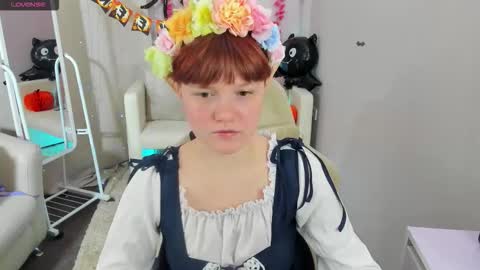 Luna online show from 10/18/25, 08:42