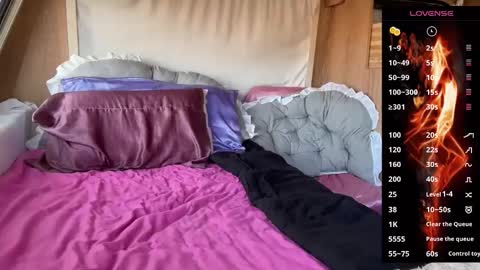 Snapshot of dreamofbarbiex chatting on 10/24/25, 10:00 dreamofbarbiex online show from 10/24/25, 10:00