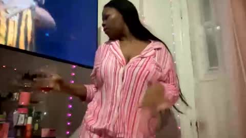 dreamtiffyxxx online show from 03/01/26, 05:53