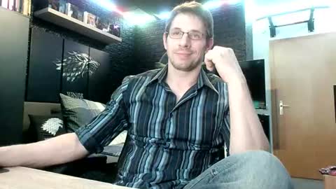 Snapshot of dreamwallker chatting on 10/16/25, 10:55 Ioannes Paulus the 2nd online show from 10/16/25, 10:55