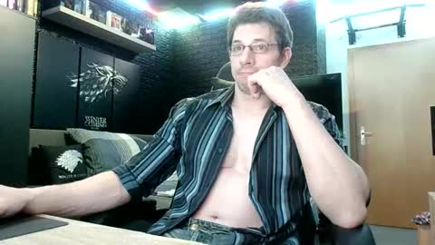 Snapshot of dreamwallker chatting on 10/25/25, 01:57 Ioannes Paulus the 2nd online show from 10/25/25, 01:57