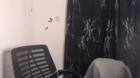 Snapshot of dreamy_wetpussy chatting on 05/29/26, 08:18 BEAUTY online show from 05/29/26, 08:18