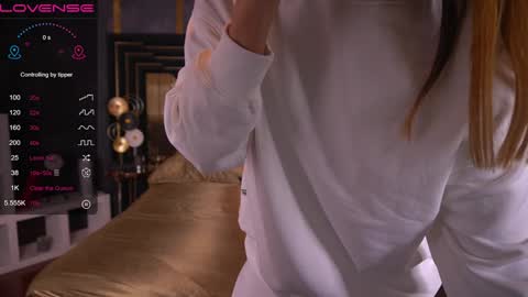 Lina online show from 01/08/25, 07:34