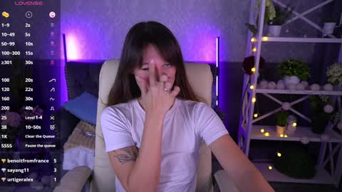 Lina online show from 02/04/25, 10:21