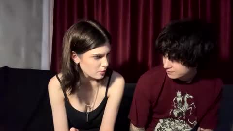 Snapshot of dreamypair chatting on 06/17/26, 09:01 Elena and Nikolai online show from 06/17/26, 09:01