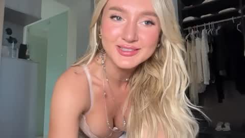Lilah  online show from 06/20/26, 12:03