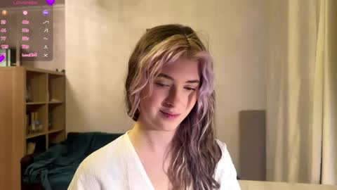 Dia online show from 04/23/26, 04:20