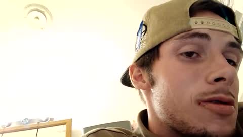 Snapshot of drewthejew616 chatting on 10/03/25, 06:32 drewthejew616 online show from 10/03/25, 06:32