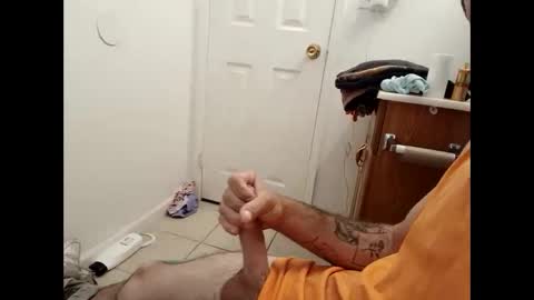 Snapshot of drewthejew616 chatting on 10/06/25, 04:37 drewthejew616 online show from 10/06/25, 04:37