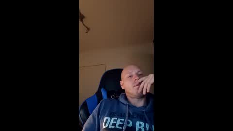 Snapshot of drijn3 chatting on 04/19/26, 04:01 drijn3 online show from 04/19/26, 04:01