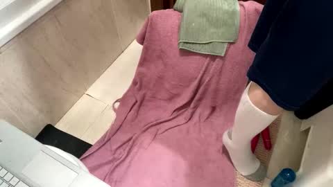 drippingwetpussies online show from 04/14/26, 01:00